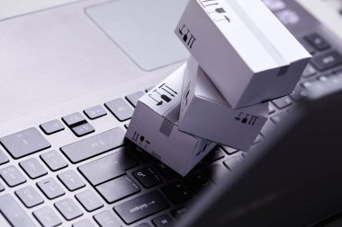 teslim ambalaj kutuları dizüstü klavye