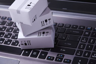 teslim ambalaj kutuları dizüstü klavye