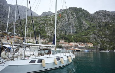 Tekneleri ve yatlar Karadağ'daki deniz park