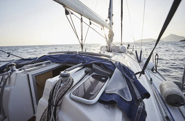 güzel yaz günbatımı yatta ısmarlayarak