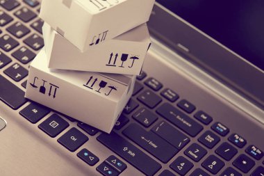 teslim ambalaj kutuları dizüstü klavye 