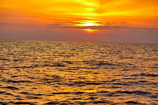 Schilderachtig Uitzicht Van Mooie Hemel Zee Bij Zonsondergang — Stockfoto