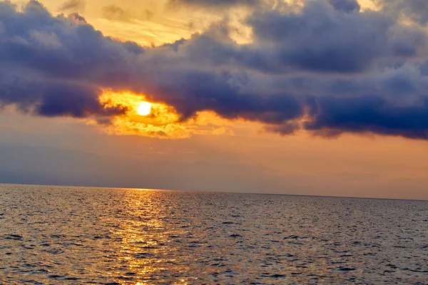 Schilderachtig Uitzicht Van Mooie Hemel Zee Bij Zonsondergang — Stockfoto