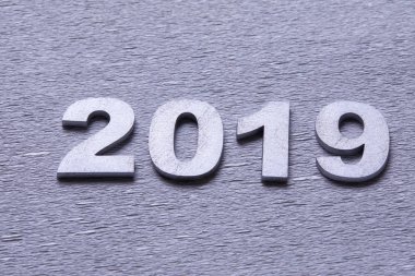gümüş gri arka plan, yeni yıl kavramı şekillendirme numarasına 2019 numaraları 