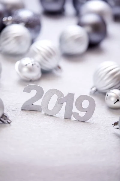 Nya Året Dekorativa Siffror 2019 Med Silver Julgranskulor — Stockfoto