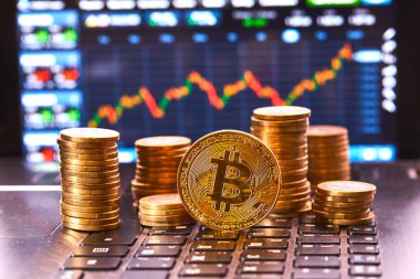 Altın bitcoins destesi