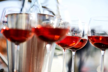 gözlük günbatımı parlak ışık kırmızı şarap