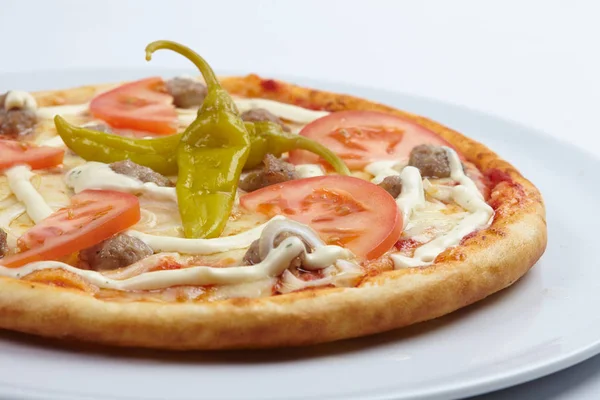 Chutná Pizza Bílém Štítku Detail — Stock fotografie