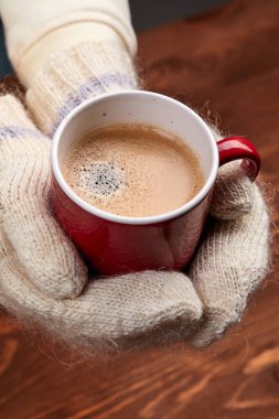 kahve, elinde eldiven eller yakın çekim 