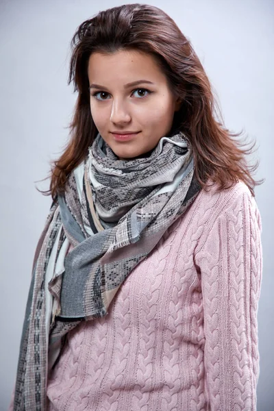 Portrait Beautiful Young Woman Wearing Scarf Sweater Posing Grey Background — Stock Photo, Image