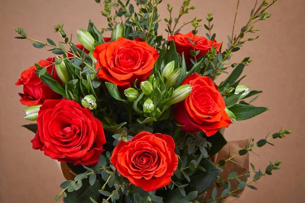 Schöner Frischer Blumenstrauß Mit Rosen Valentinstag Konzept — Stockfoto