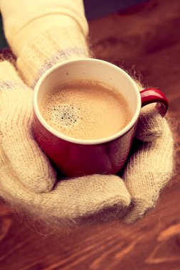 kahve, elinde eldiven eller yakın çekim 