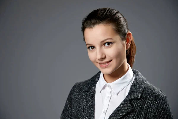 Portret Van Mooie Jonge Vrouw Dragen Wit Overhemd Een Zwarte — Stockfoto