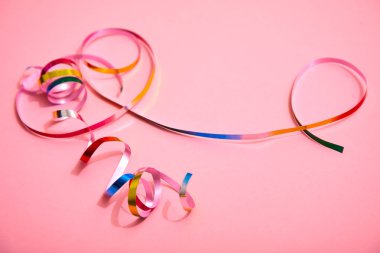 tatil şerit üzerinde pembe bir arka plan, yakın çekim  