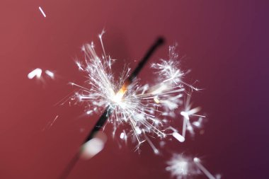 Noel ve yeni yıl partisi ışıldıyor