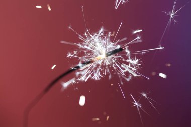 Noel ve yeni yıl partisi ışıldıyor