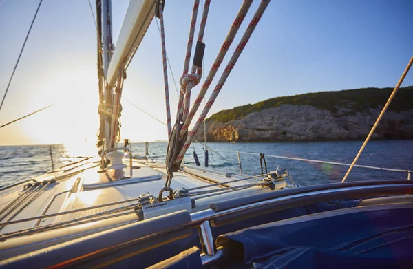 Yacht Flottant Mer Par Temps Ensoleillé — Photo