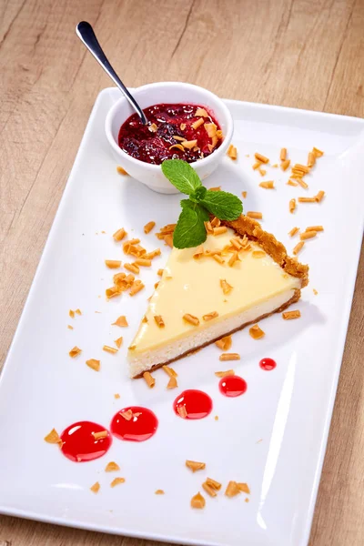 Cheesecake Berry Sauce White Plate Close — Stock Photo, Image