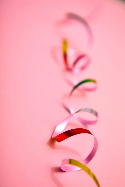 Праздничная Лента Розовом Фоне Крупным Планом — стоковое фото