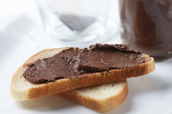 Brood Met Chocolade Crème Zoet Ontbijt Concept — Stockfoto