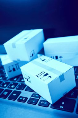 teslim ambalaj kutuları dizüstü klavye