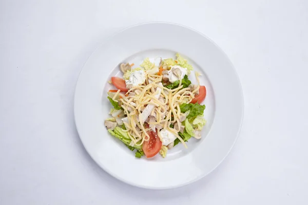 Salată Casă Placă Albă Close — Fotografie, imagine de stoc