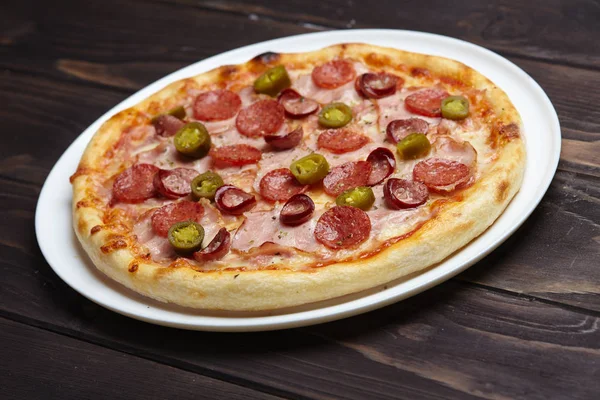 Leckere Pizza Auf Weißem Teller Nahaufnahme — Stockfoto