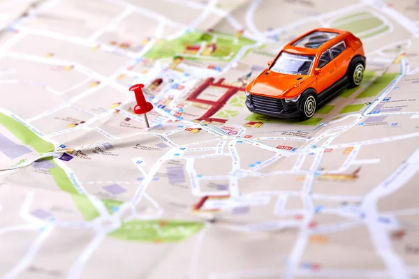 地图上的小玩具车 旅游概念 — 图库照片