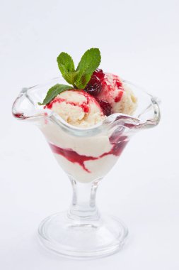 dondurma cam, berry reçelli yakın çekim 