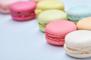 yığın renkli lezzetli macaroons, yakın çekim