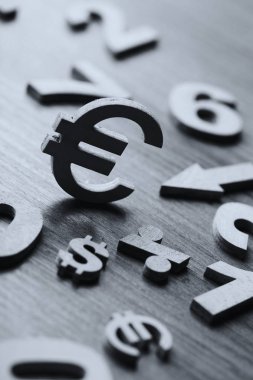 Sayı ve para birimi simgelerini, yakın çekim