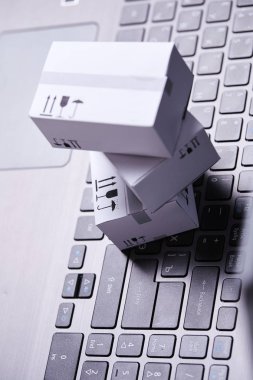 teslim ambalaj kutuları dizüstü klavye