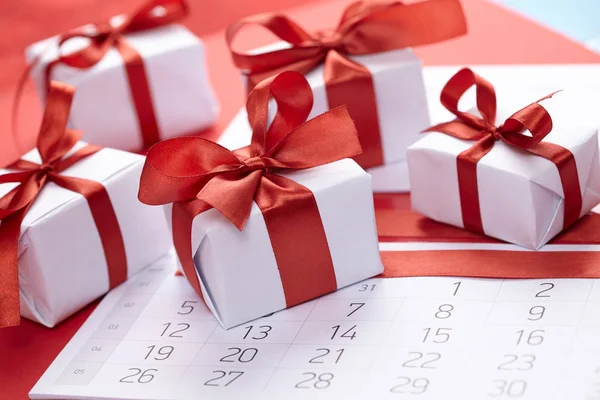 Los Regalos Fiesta Para Día San Valentín Calendario Primer Plano —  Fotos de Stock