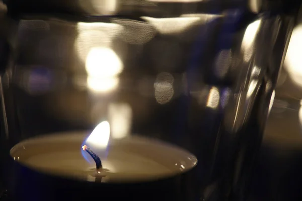 Velas Decorativas Sobre Fondo Oscuro — Foto de Stock