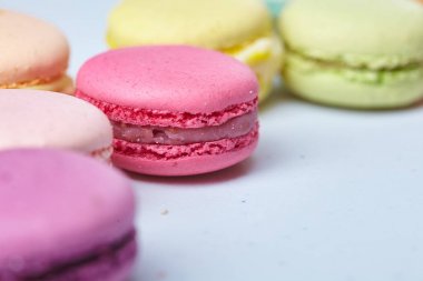 yığın renkli lezzetli macaroons, yakın çekim