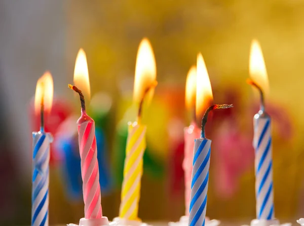 Kleurrijke Verjaardag Kaarsen Gele Achtergrond — Stockfoto