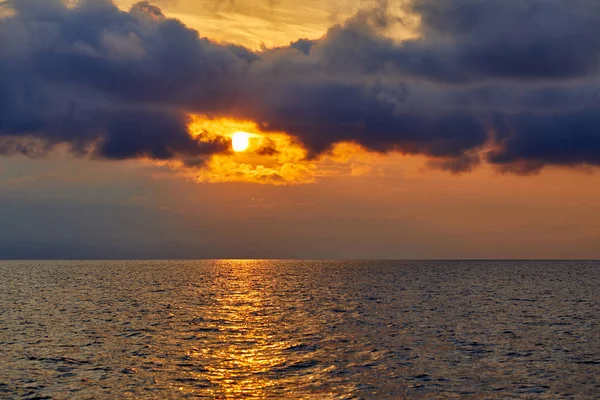 Malerischer Blick Auf Den Schönen Himmel Über Dem Meer Bei — Stockfoto