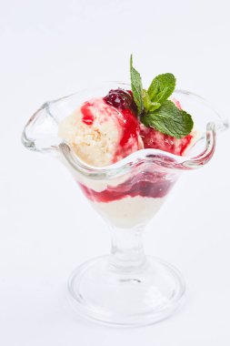 dondurma cam, berry reçelli yakın çekim 