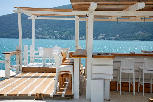 Luxus Restaurant Terrasse Meer Bei Sonnigem Tag — Stockfoto