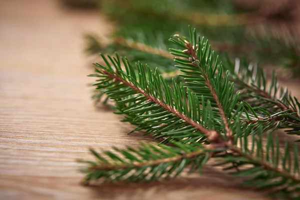 Vánoční Strom Větve Dřevěném Pozadí — Stock fotografie