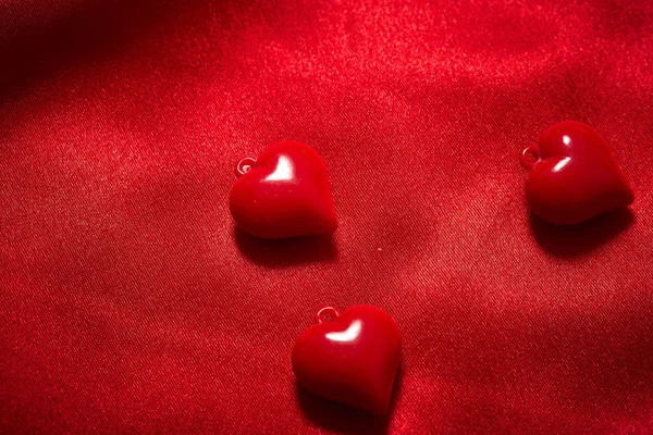 Mooie Rode Decoratieve Harten Voor Valentines Day Mooie Zijde Stof — Stockfoto