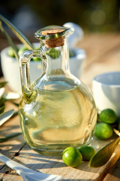 Jug Olive Oil Green Olives Table — Stock Photo, Image