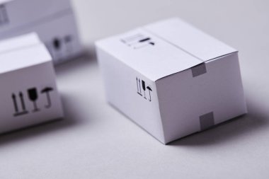 dağıtım paketleme kutuları, yakın görünüm 