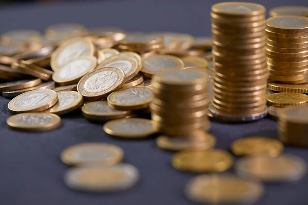 Euromynt Staplade Bordet Begreppet Pengar — Stockfoto