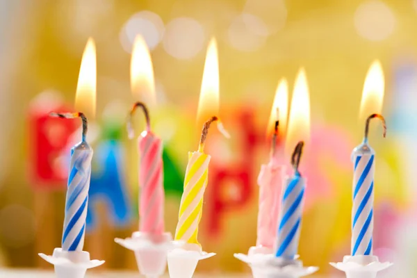 Verjaardag Kaarsen Gele Achtergrond Close View — Stockfoto