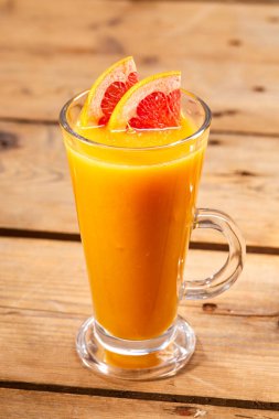 Böğürtlenli ve camlı kış içeceği. 