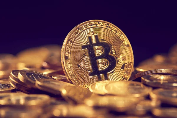 Bitcoins Dourados Imagem Conceitual Para Criptomoeda — Fotografia de Stock