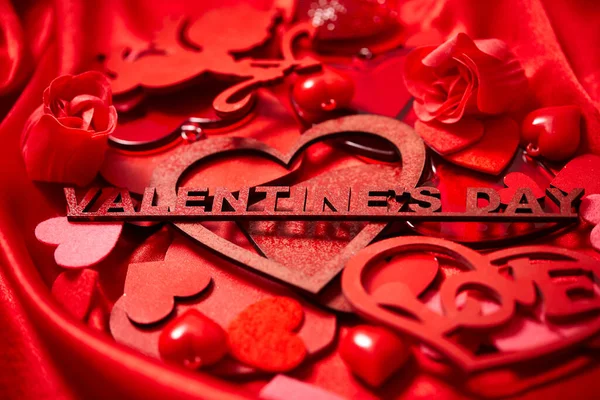Valentijnsdag Decoraties Rode Zijde Stof Romantisch Concept — Stockfoto