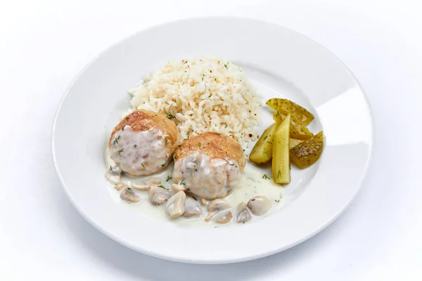 Boulettes Viande Avec Riz Sauce Sur Assiette Blanche Vue Près — Photo