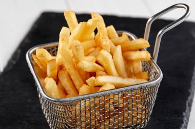 Kavrulmuş patates kızartması, yakın görüş. 